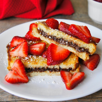 Valentine's Day Breakfast: Nutella French Toast